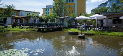 CONTEL Hotel "Beergarden by the frog pond"
