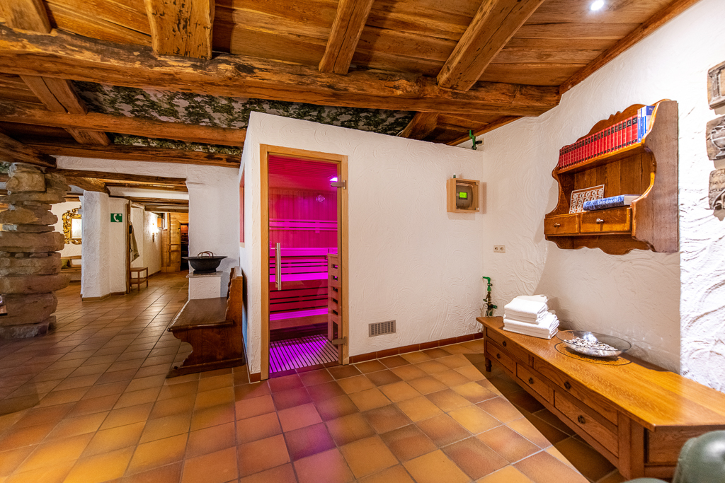 Slide 4 Sauna